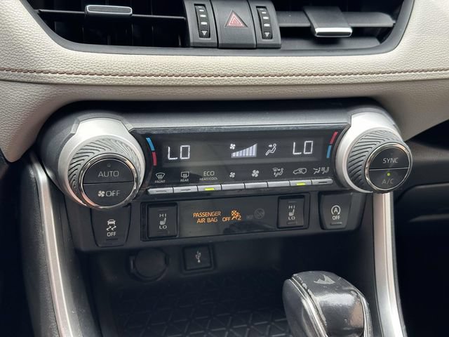 Used 2021 Toyota RAV4 XLE Premium AWD/4WD image 30