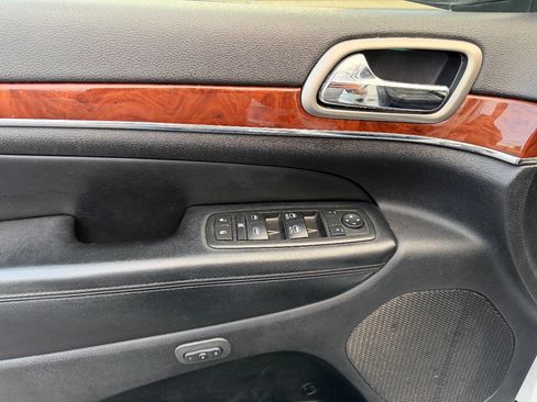 Used 2013 Jeep Grand Cherokee Limited w/ Advance Technology Group image 11