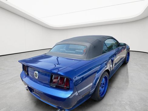 Used 2006 Ford Mustang GT RWD image 8