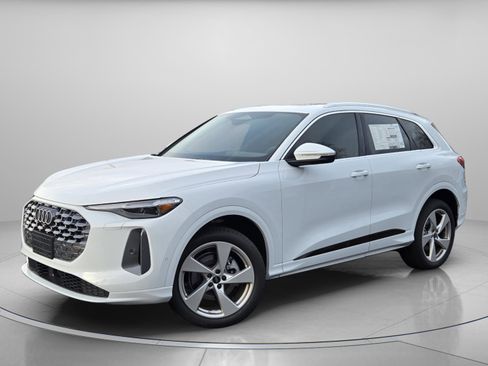 New 2025 Audi Q5 Premium Plus image 2