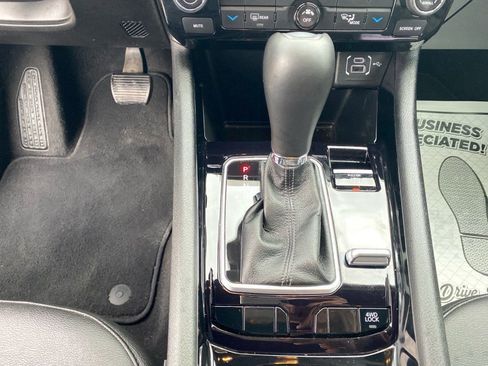 Used 2025 Jeep Compass Limited image 12