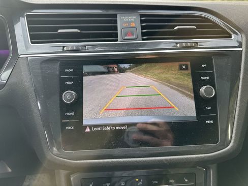 Used 2023 Volkswagen Tiguan SE R-Line image 18