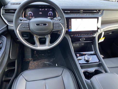 New 2026 Jeep Grand Cherokee Limited image 8