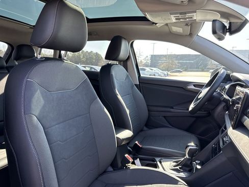 New 2026 Volkswagen Taos SE FWD image 18