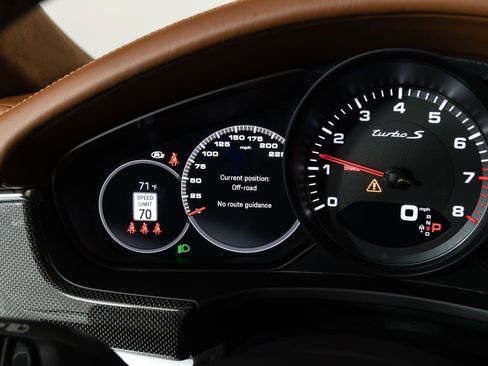 Used 2022 Porsche Panamera Turbo S image 36