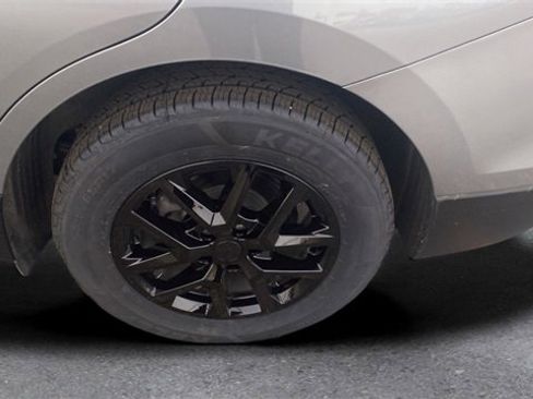 Used 2023 Chevrolet Equinox LS w/ LS Convenience Package image 18