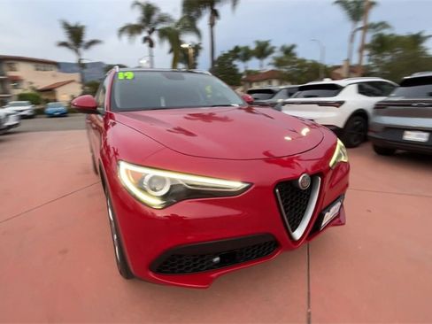 Used 2019 Alfa Romeo Stelvio image 2