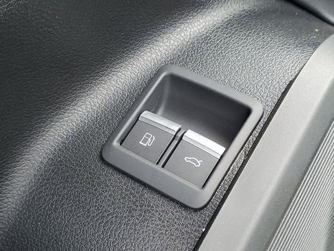 Used 2025 Audi Q5 e Premium Plus w/ Premium Plus Package AWD/4WD image 14