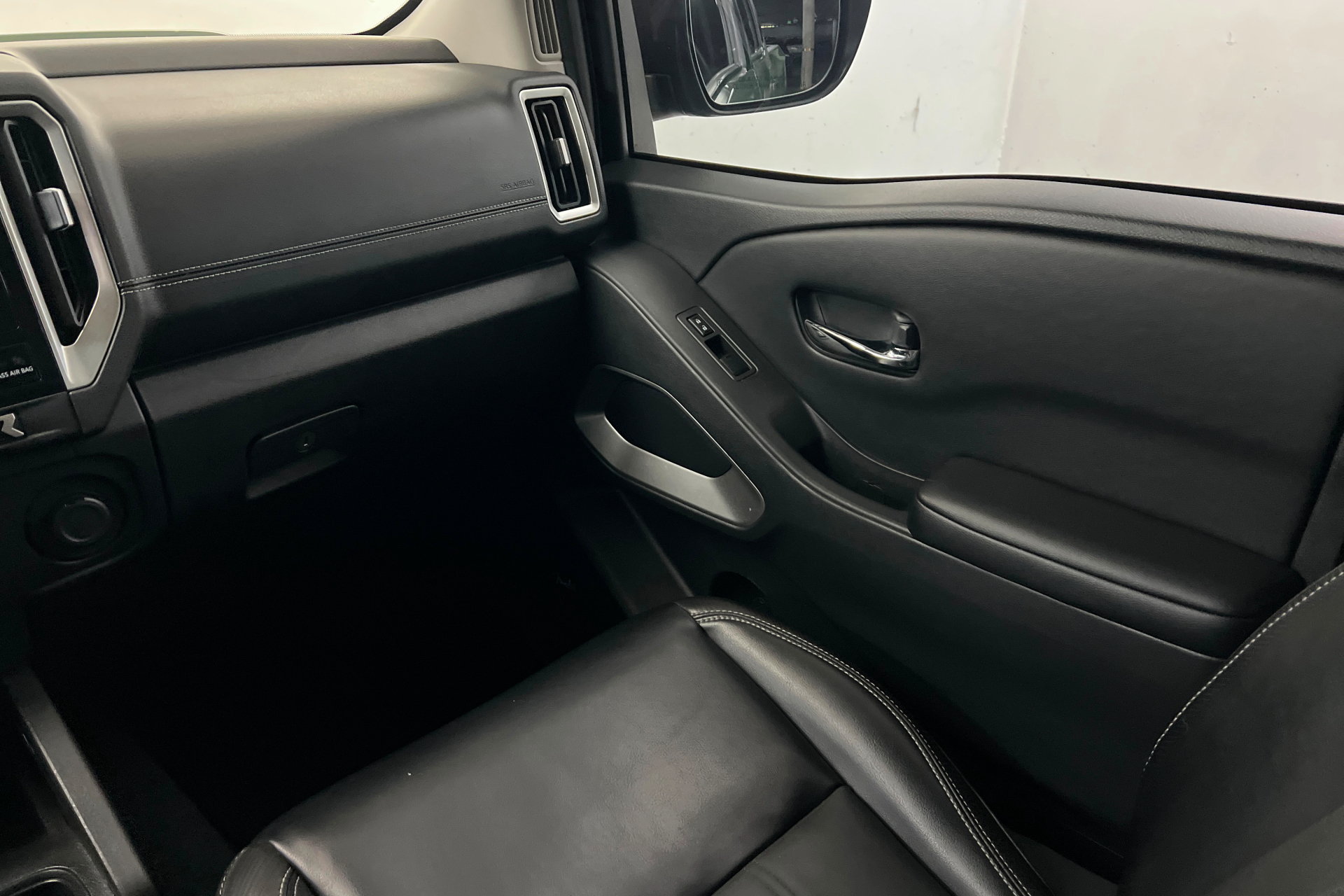 Used 2025 Nissan Frontier SL AWD/4WD image 11