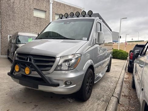 Used 2017 Mercedes-Benz Sprinter 2500 image 2