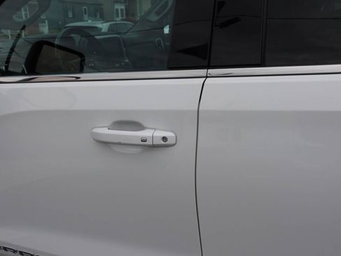 Used 2022 GMC Sierra 1500 SLE w/ X31 Off-Road Package image 14