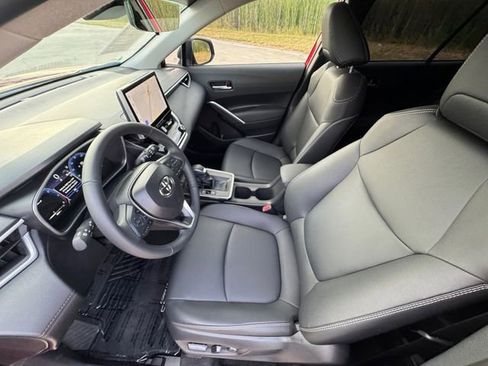Used 2026 Toyota Corolla Cross XLE w/ Convenience Package FWD image 29