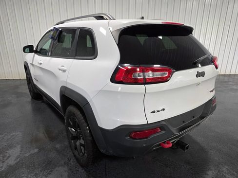 Used 2018 Jeep Cherokee Trailhawk w/ Cold Weather Group AWD/4WD image 3