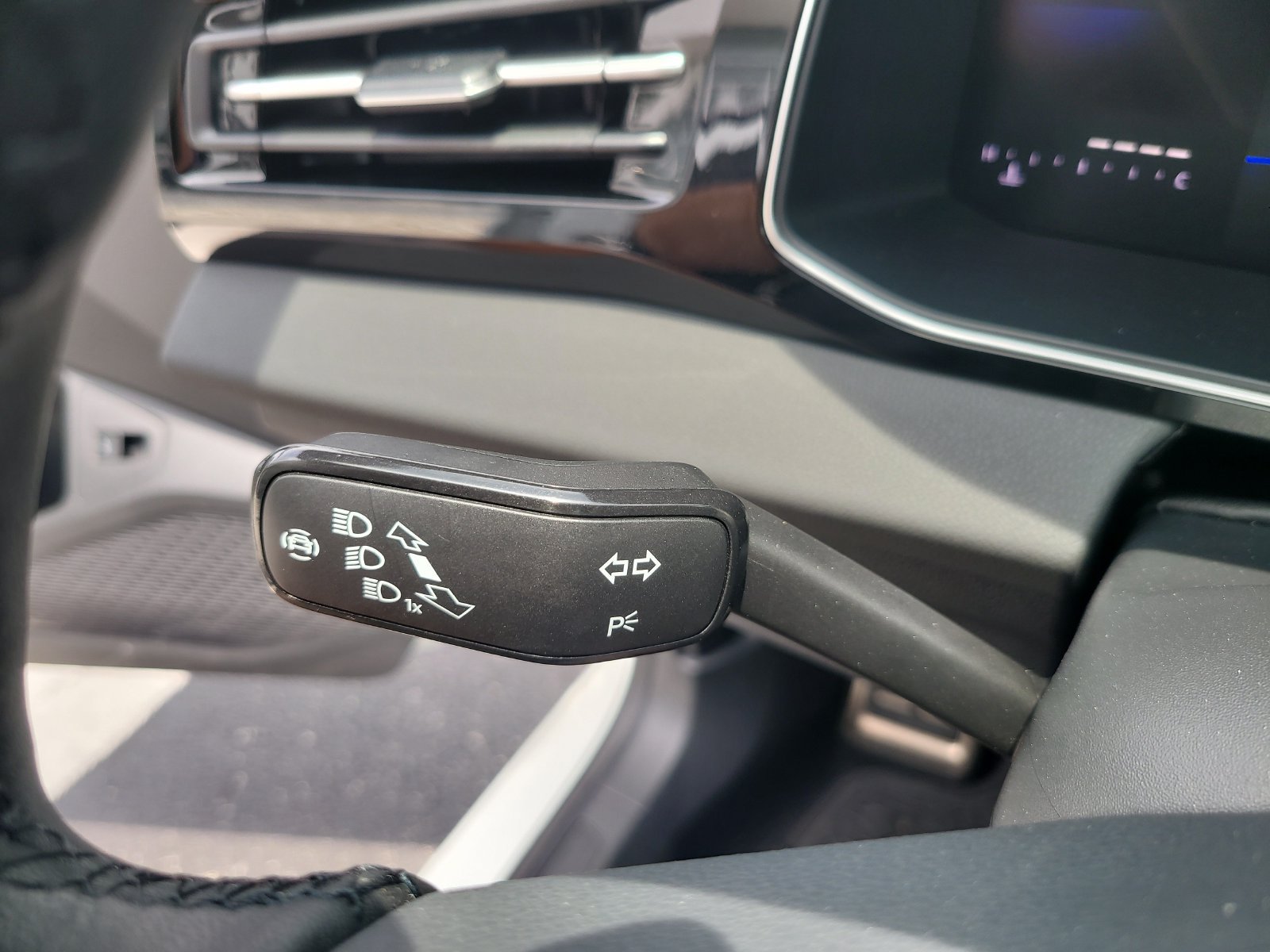 Certified 2026 Volkswagen Jetta Sport FWD image 27