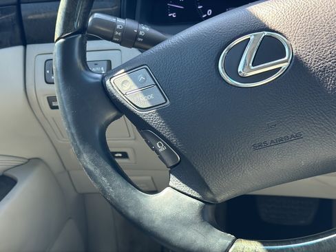 Used 2012 Lexus LS 460 w/ Comfort Pkg RWD image 27