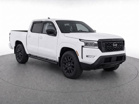 Used 2023 Nissan Frontier SV w/ Midnight Edition Package AWD/4WD image 2