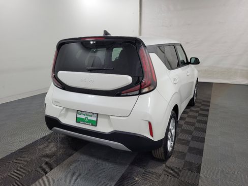 Used 2025 Kia Soul S image 9