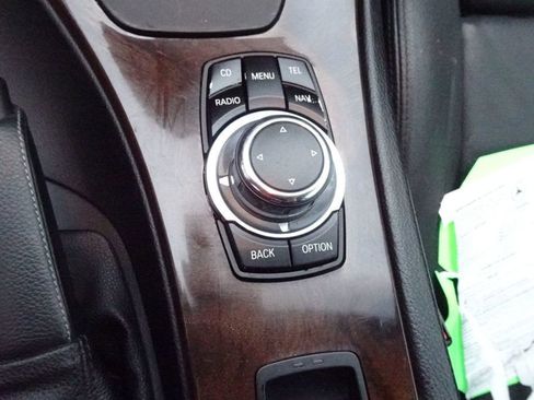 Used 2010 BMW 335i Convertible image 24