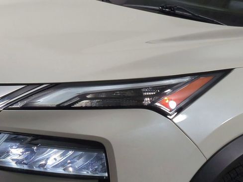 Used 2021 Nissan Rogue SL FWD image 10
