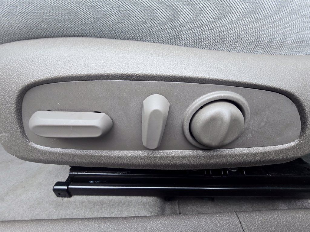 Used 2023 Chevrolet Malibu LT FWD image 15