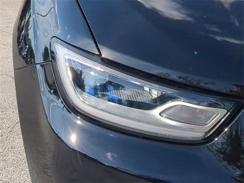 New 2026 Chrysler Pacifica Limited w/ Uconnect Theater Family Group image 10