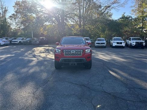 Used 2023 Nissan Frontier SV w/ Tow Package image 2