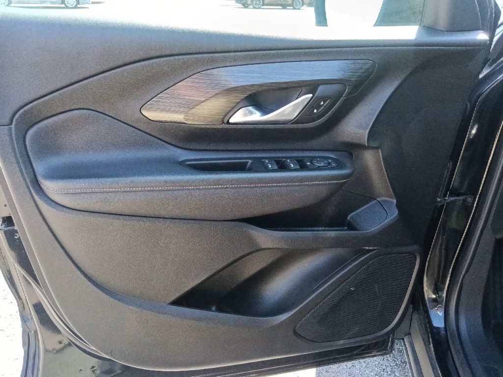 Used 2022 GMC Terrain SLE w/ Elevation Edition FWD image 11