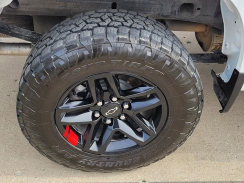 Used 2020 Chevrolet Silverado 1500 Custom Trail Boss w/ Custom Convenience Package image 6