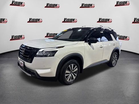 Used 2023 Nissan Pathfinder SL w/ Black Appearance Package image 1