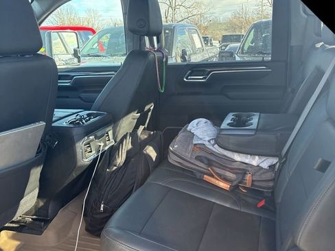 Used 2025 Chevrolet Silverado 3500 LTZ w/ LTZ Convenience Package image 9