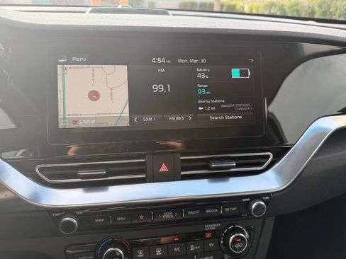 Used 2020 Kia Niro EX Premium w/ Cold Weather Package image 13