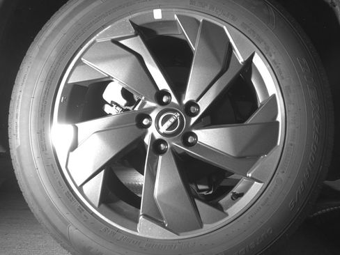 Used 2025 Nissan Rogue SV FWD image 15