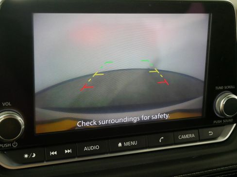 Used 2021 Nissan Rogue S image 33