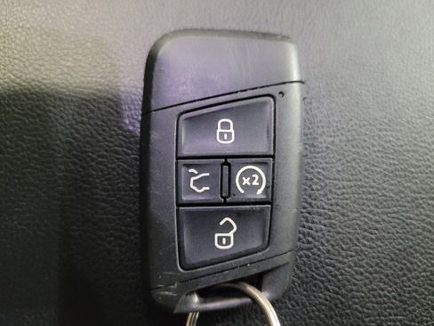 Used 2021 Volkswagen Atlas Cross Sport SE AWD/4WD image 32