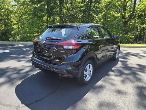 Used 2025 Nissan Kicks Play S FWD image 3