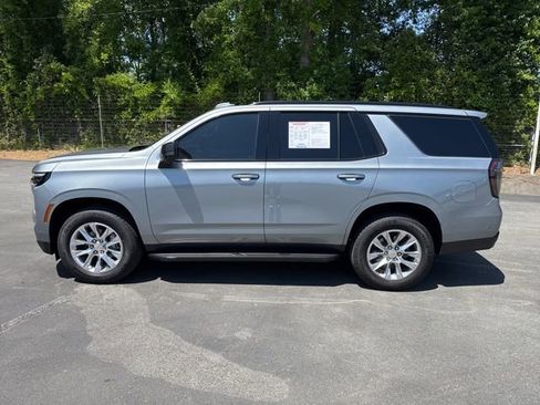Used 2025 Chevrolet Tahoe Premier AWD/4WD image 2
