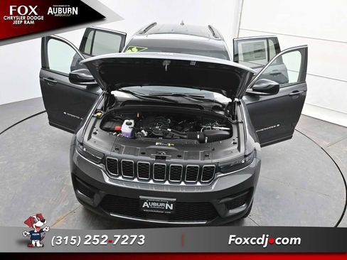 New 2025 Jeep Grand Cherokee Laredo X w/ Luxury Tech Group I image 33