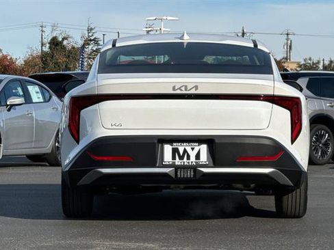 New 2025 Kia K4 LXS image 5