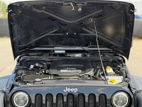 Used 2014 Jeep Wrangler Sport w/ Quick Order Package 24S AWD/4WD image 28