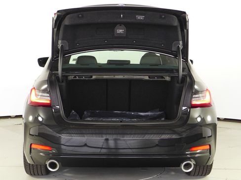 Used 2025 BMW 330i Sedan w/ Premium Package RWD image 10