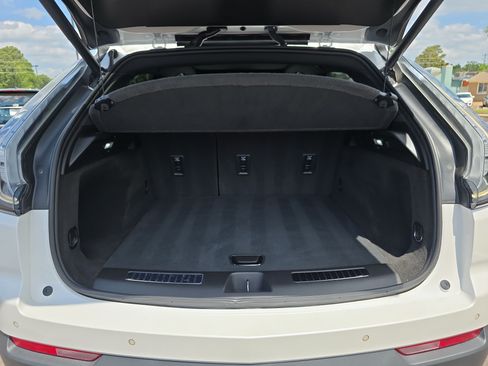 Used 2023 Cadillac XT4 Sport w/ Cold Weather Package FWD image 13