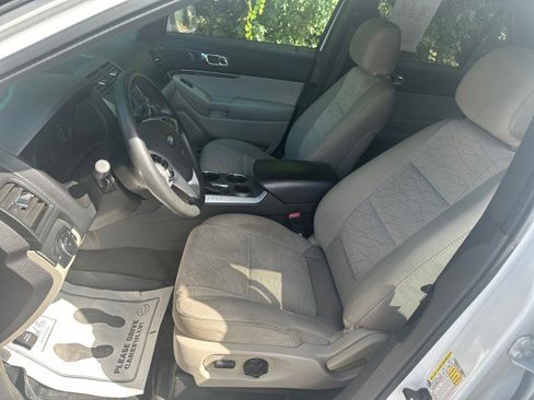 Used 2013 Ford Explorer FWD image 9