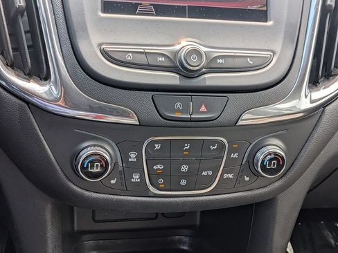 Used 2023 Chevrolet Equinox LT FWD image 17