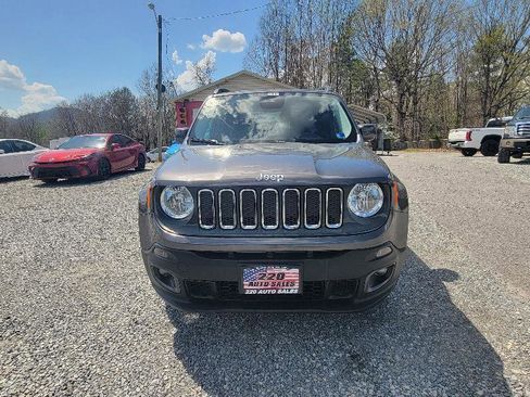 Used 2017 Jeep Renegade Latitude w/ Popular Equipment Group image 2
