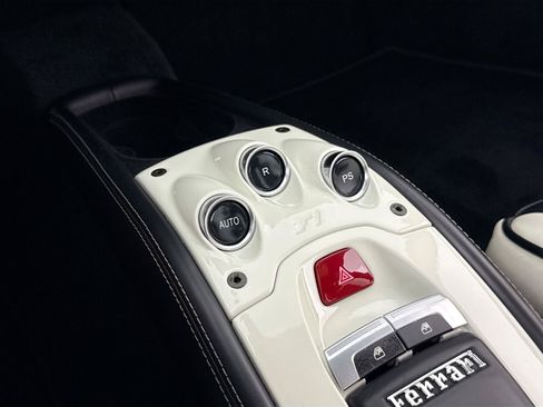 Used 2010 Ferrari 458 Italia Coupe RWD image 16