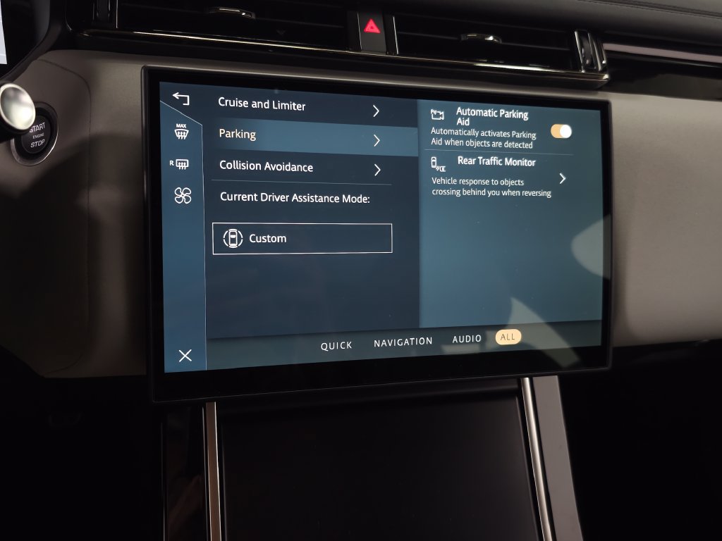 Certified 2026 Land Rover Range Rover Velar Dynamic SE AWD/4WD image 28