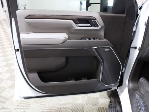 New 2025 GMC Sierra 2500 SLT w/ SLT Premium Package image 10