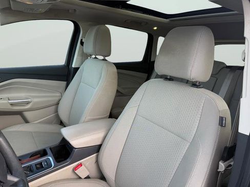 Used 2017 Ford Escape SE image 25