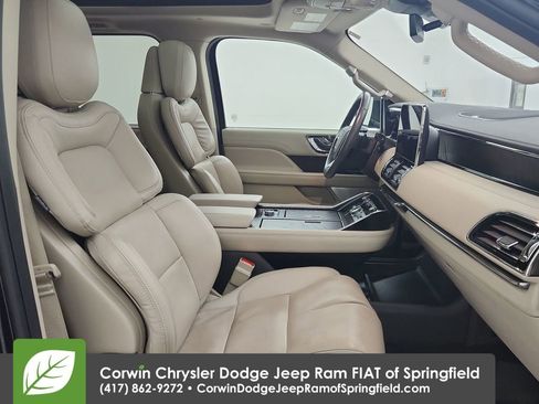 Used 2021 Lincoln Navigator Reserve w/ Luxury Package image 35