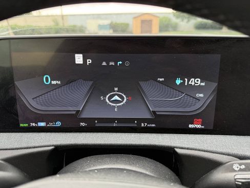 Used 2022 Kia EV6 Light RWD image 12
